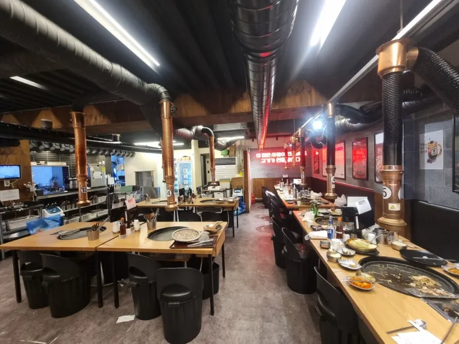 Interior decor of Daepae Market Gangnam Nonhyeon Branch