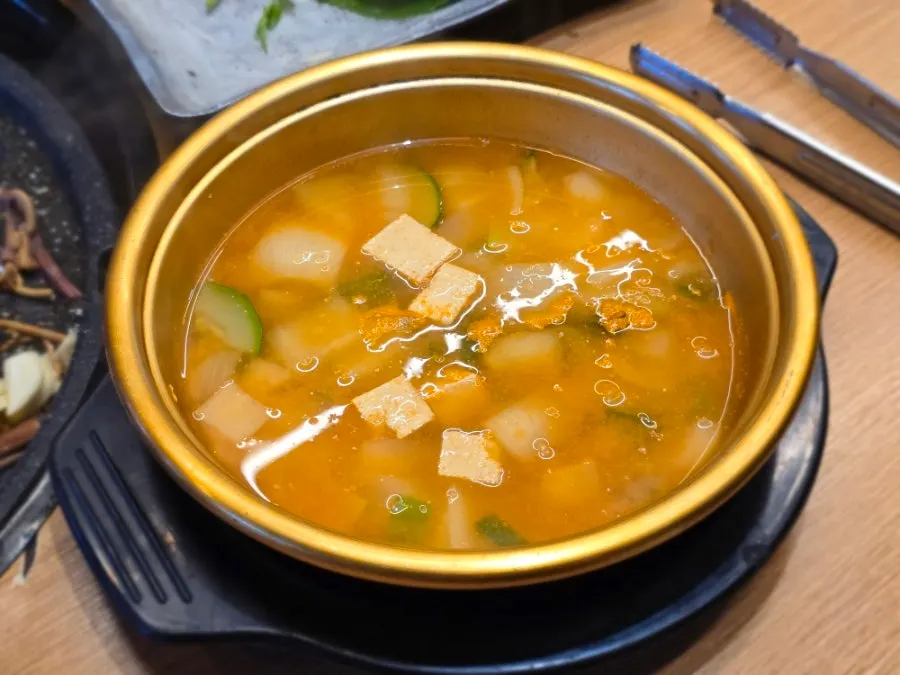 Clear soup-style doenjang stew