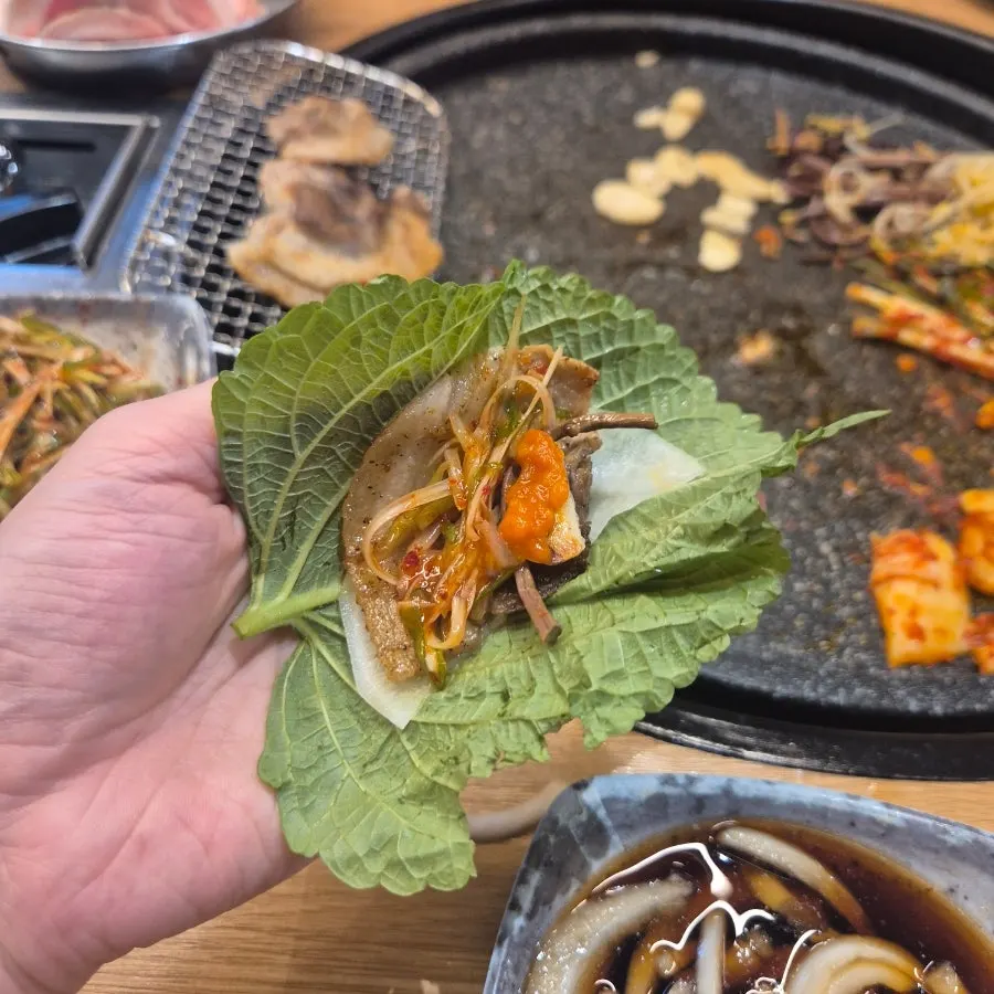 노릇하게 익은 꽃삼겹살