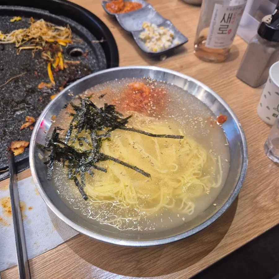 불판에서 익는 대패뽈항정살