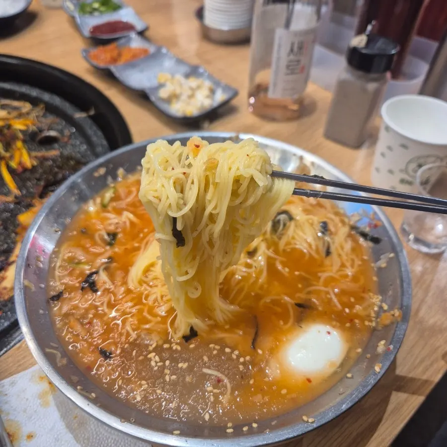 대패마켙 강남논현점 김치말이국수