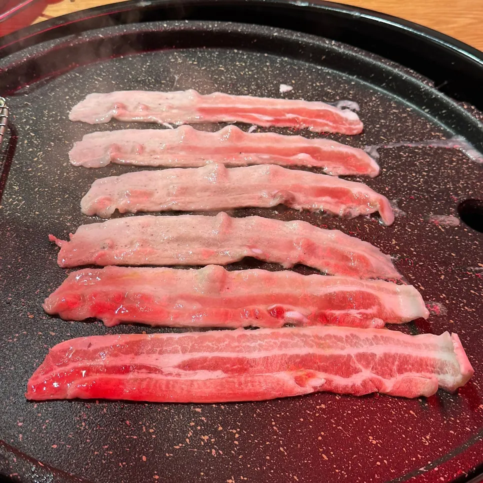 셀프바 반찬 접시 클로즈업