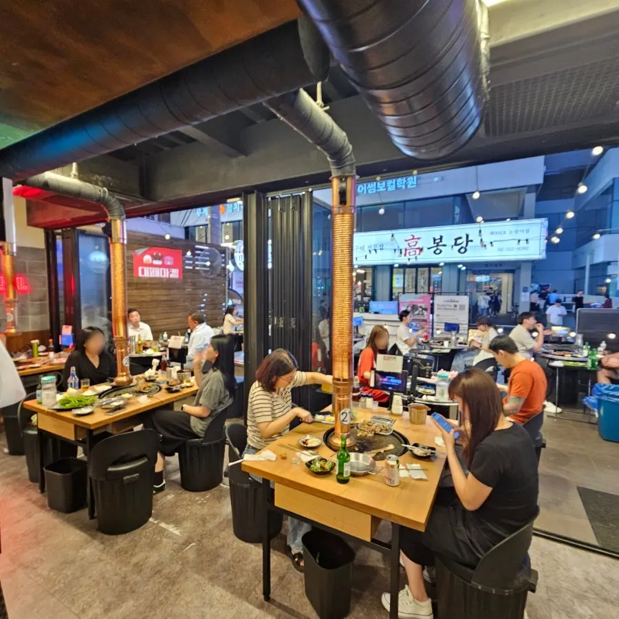 Self-serve fried rice and mul-naengmyeon finishing spread
