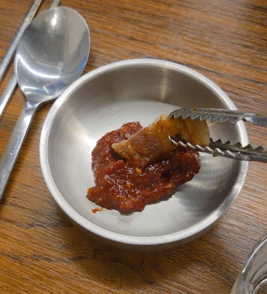 먹기 좋은 크기로 잘린 삼겹살