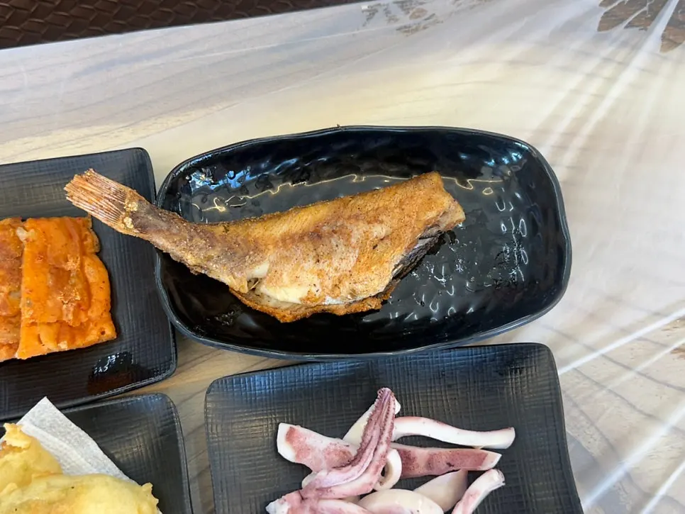Second round of ongsimi and fried snacks
