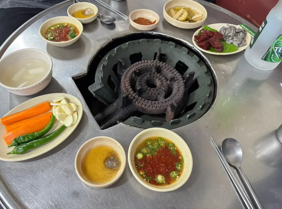Basic side-dish spread for grilled gopchang