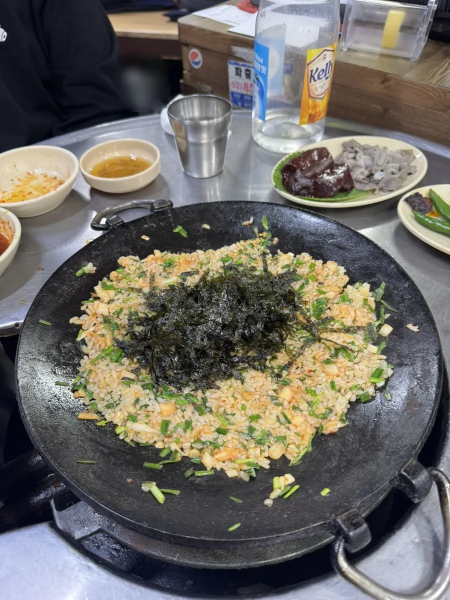 고추를 올려 먹는 대창 한 점