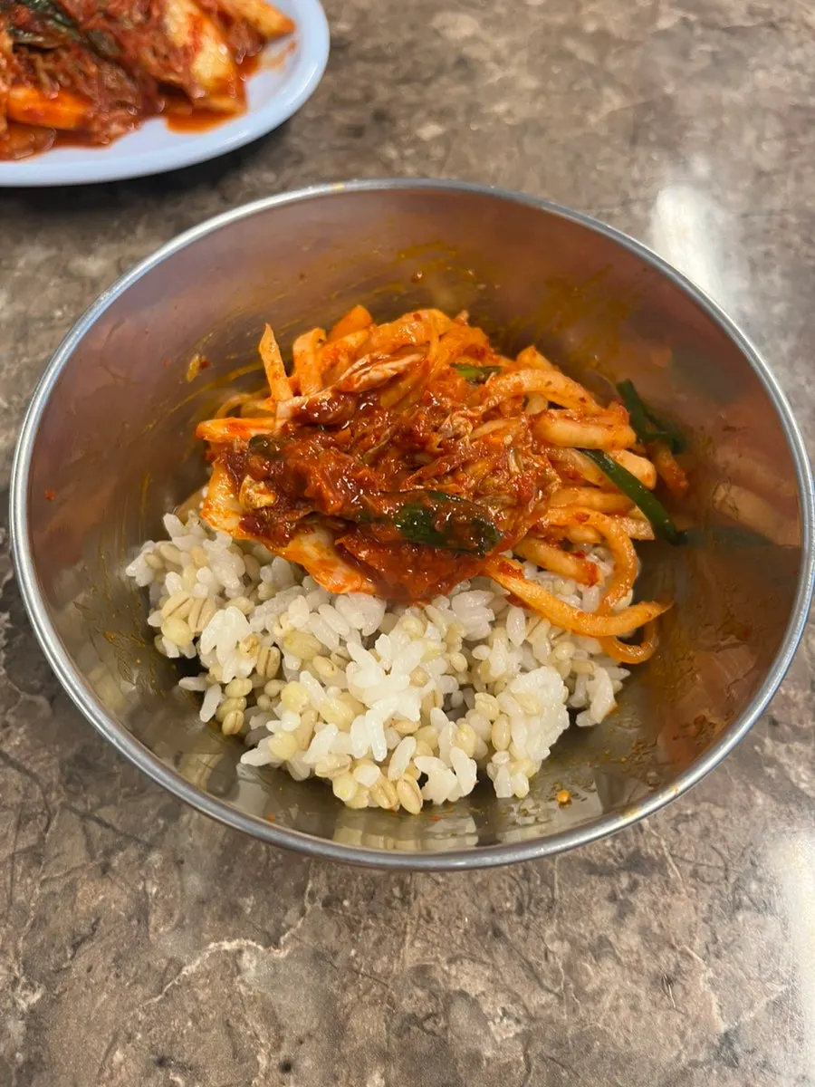 Barley rice mixed with sesame oil