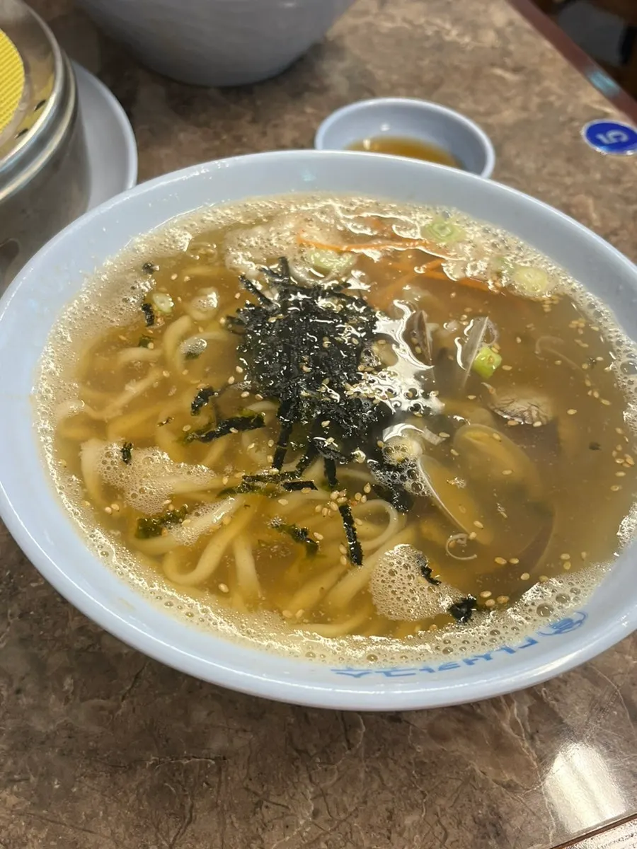 A bowl of spicy jang kalguksu