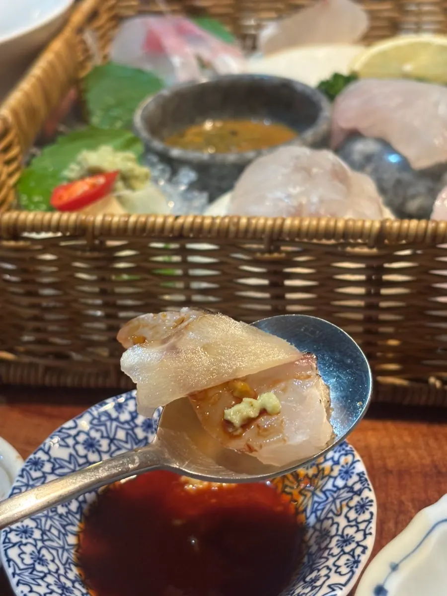 Small-size Daeun sashimi mori with several kinds of live-caught sashimi