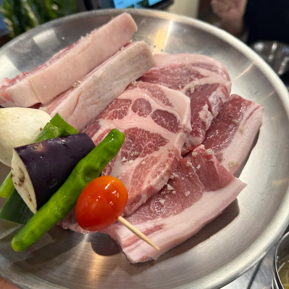 고기와 찌개로 마무리한 식사