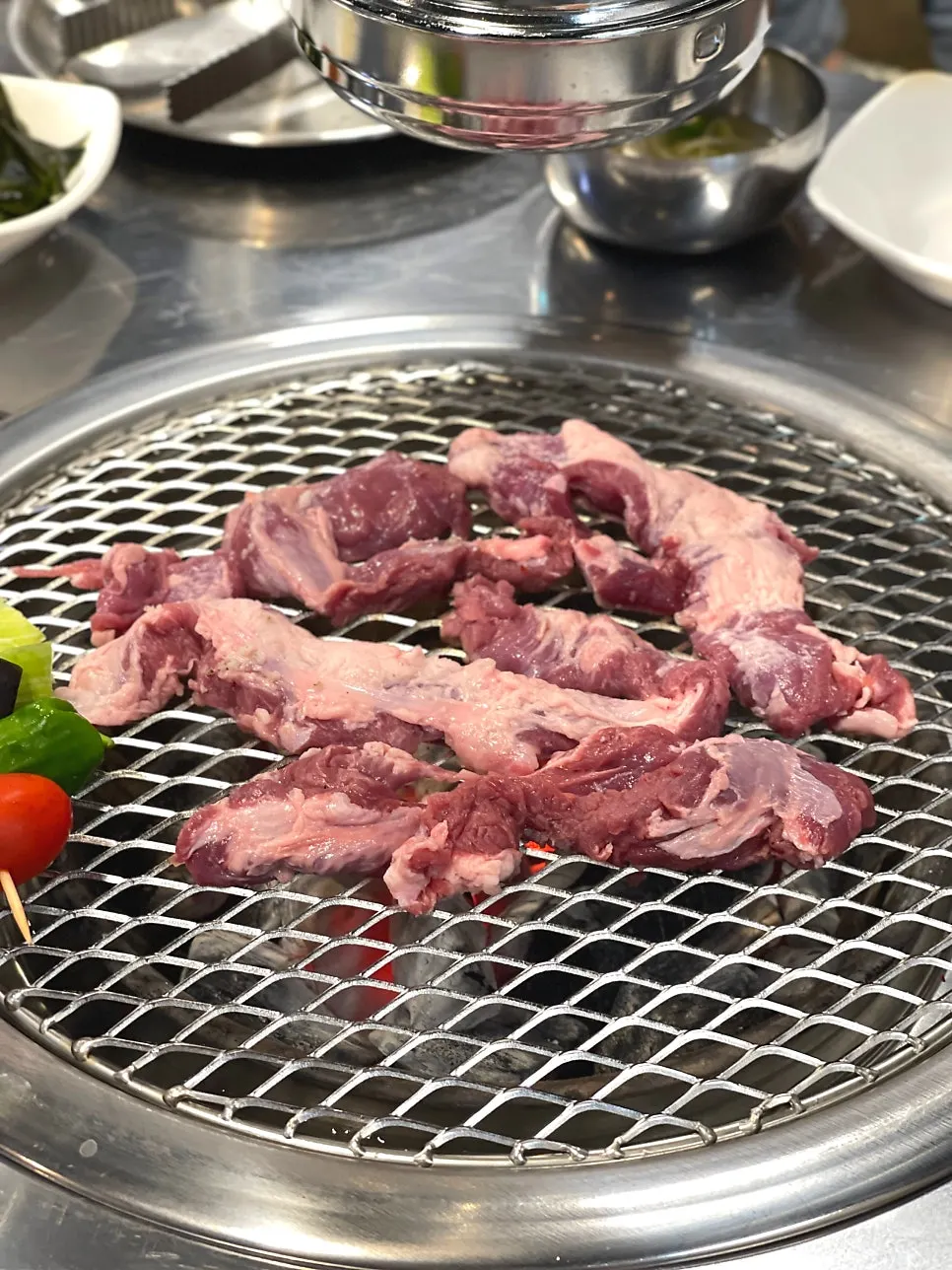 김천 지례 흑돼지 생고기 접시