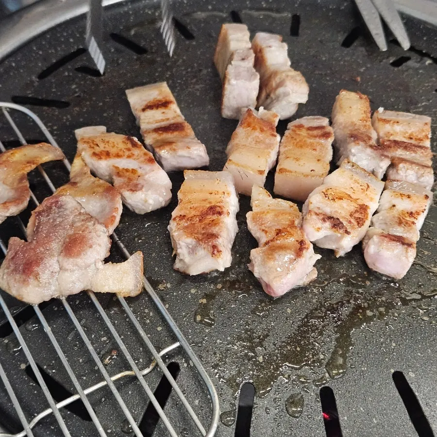 Grilled pork belly with the skin still attached