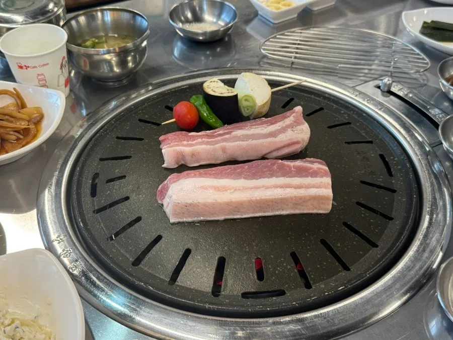 Black pork belly skin with visible hair follicles