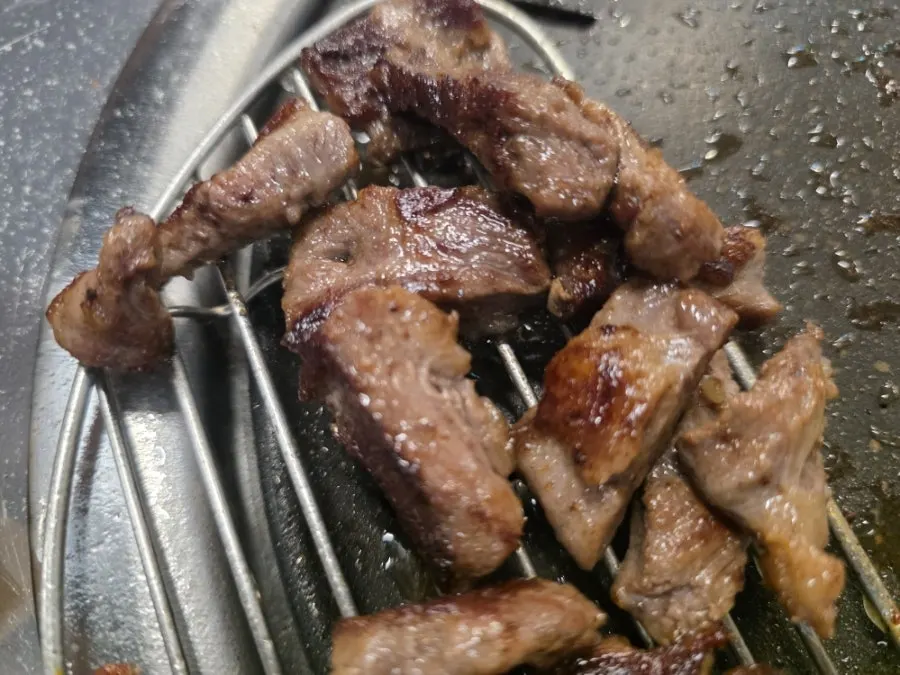 A long strip of free galmaegisal skirt meat