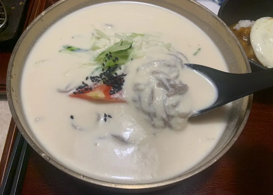 얼음 넣은 콩국수 면발