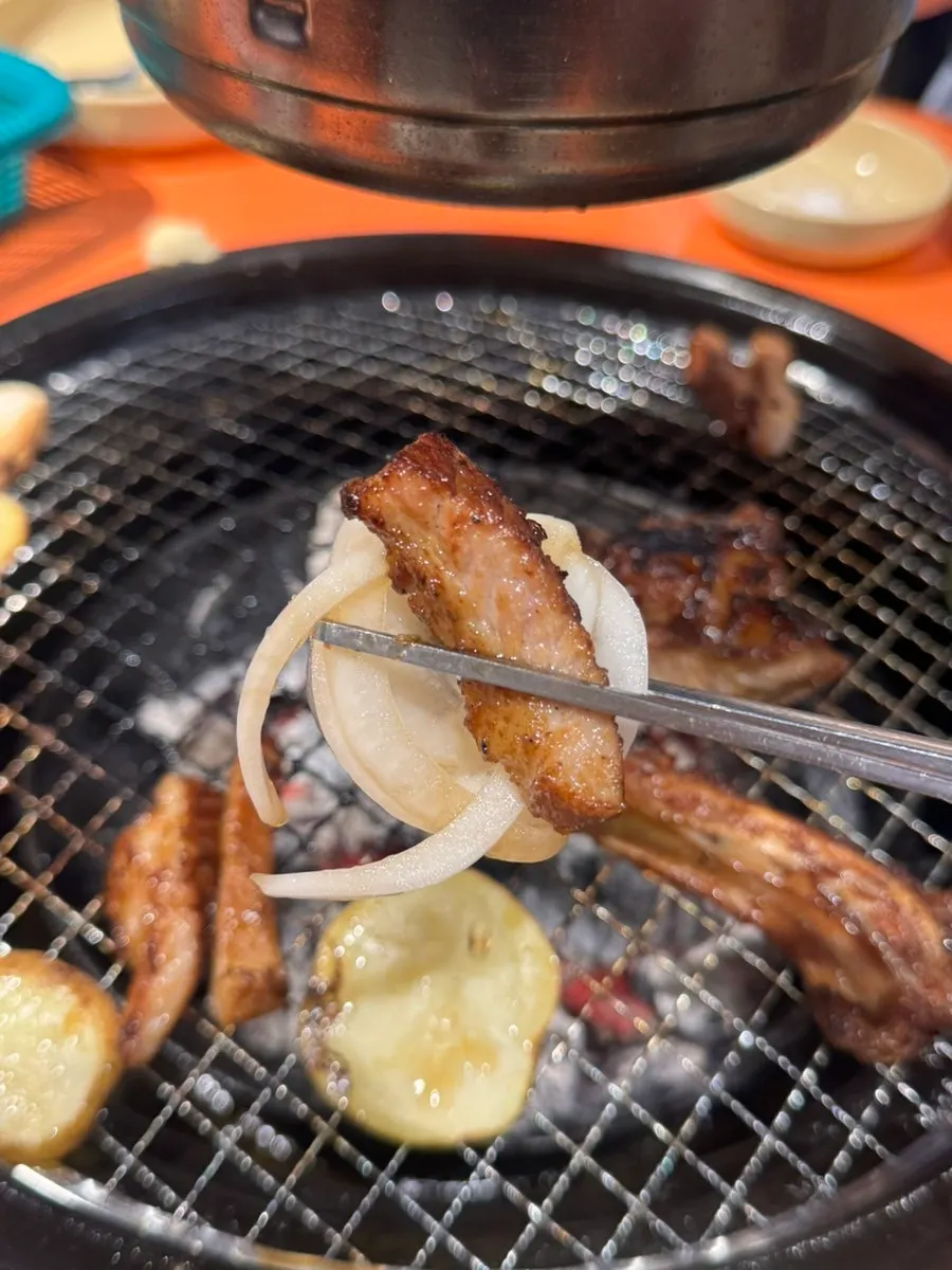 Ribs placed on top of mul naengmyeon