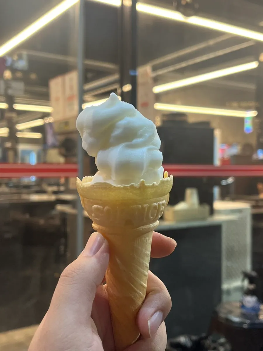 Free ice cream and coffee for departing guests