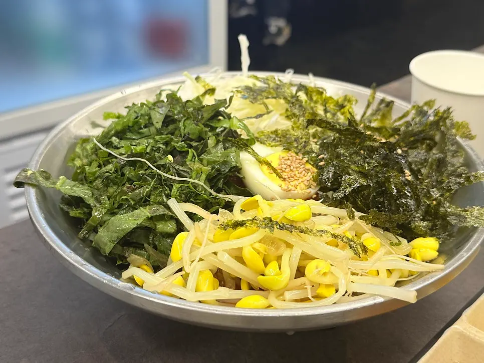 Jjolmyeon noodles at Daepae Maket