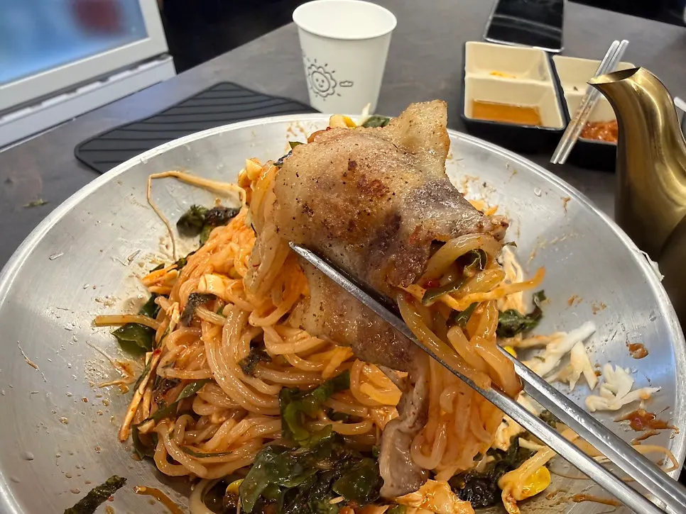 Meat wrapped in jjolmyeon noodles