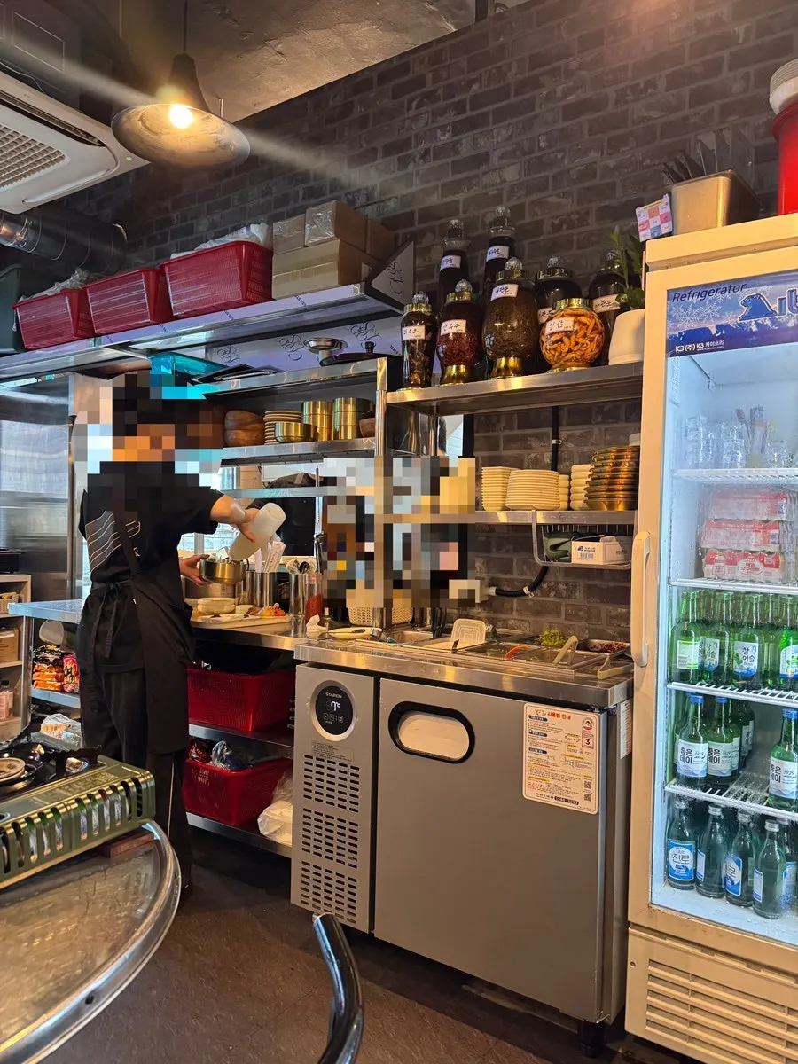 Self-serve corner at Donnamu Jip