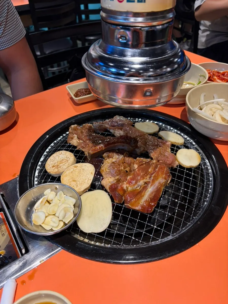 반찬을 가져올 수 있는 셀프바