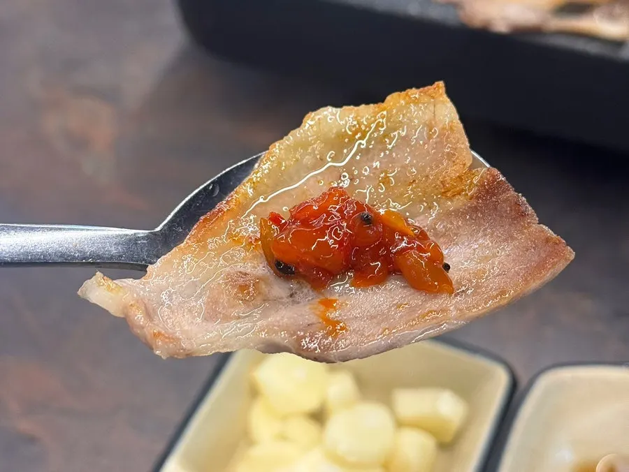 Golden, well-grilled daepae samgyeopsal
