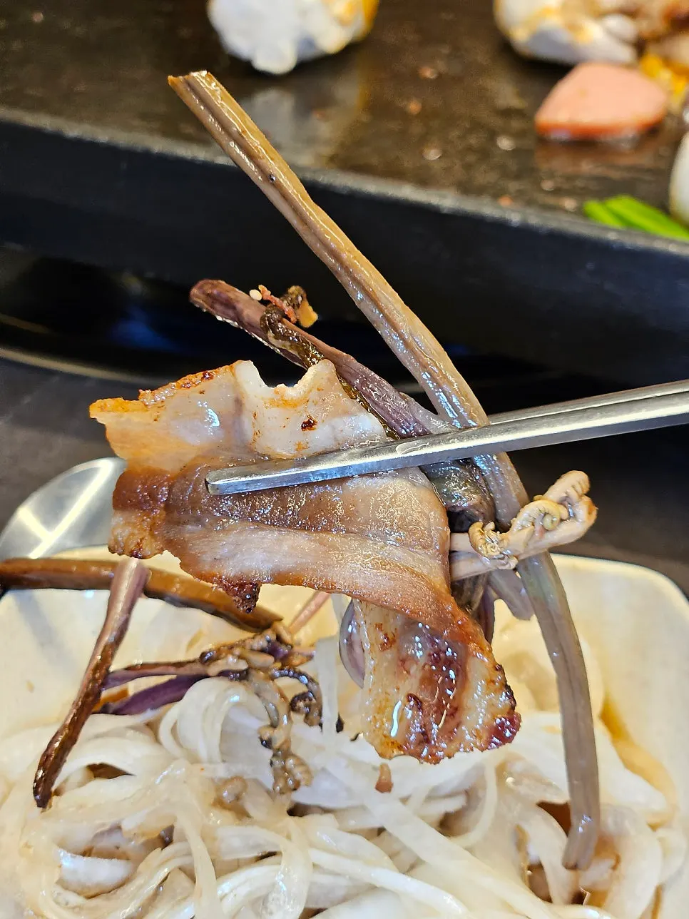 Thin-sliced pork belly accompaniment combination