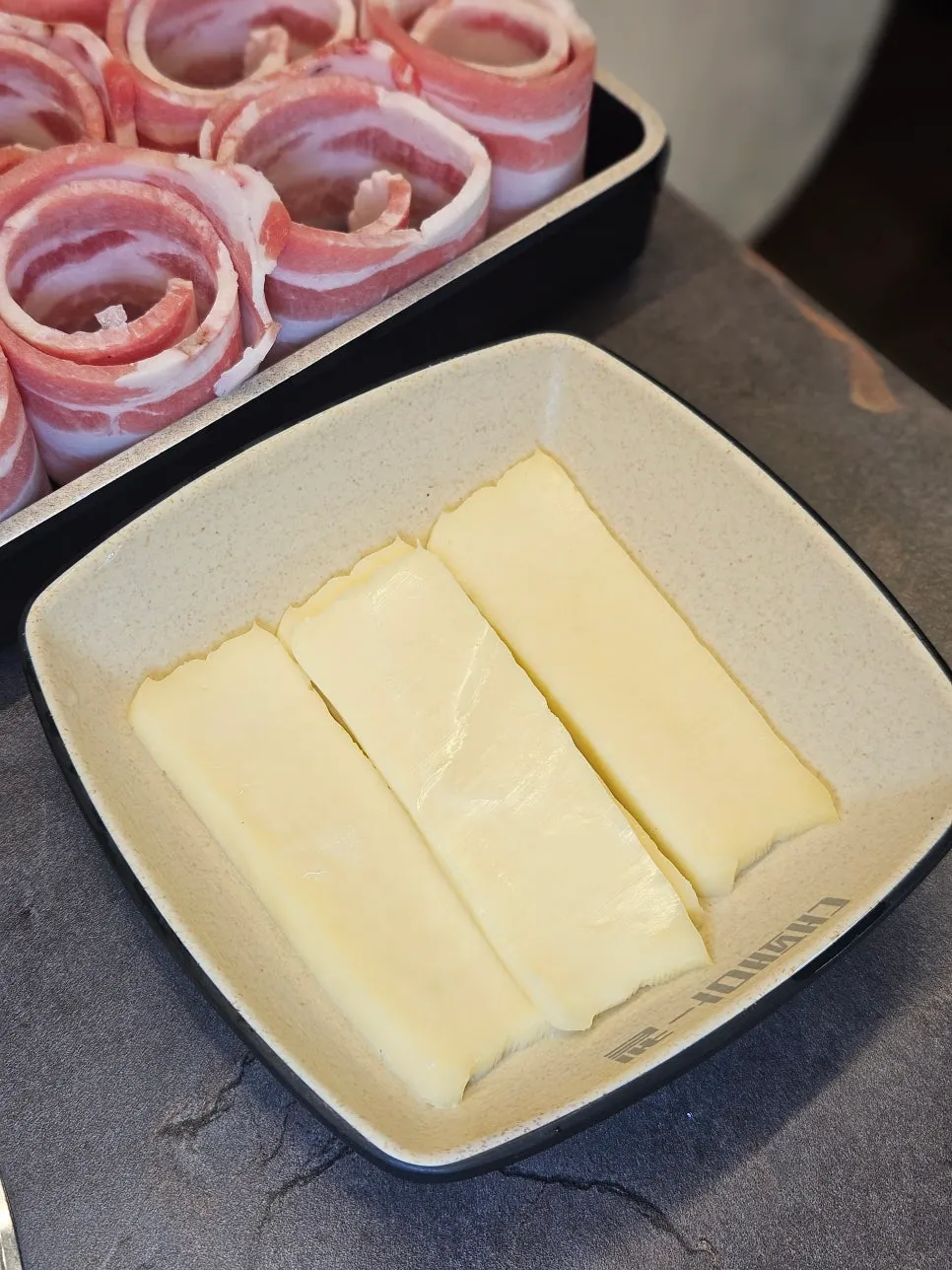Thin-sliced pork belly wrap combination