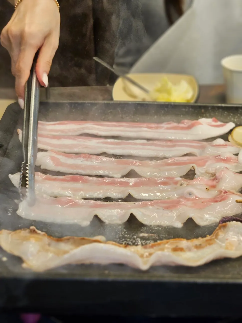 Chestnut thin-sliced chewy five-layer pork belly menu