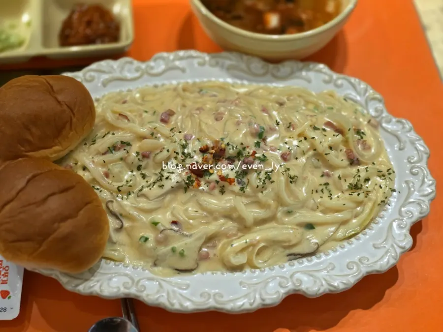 Cheongyang cream udon and spicy marinated ribs