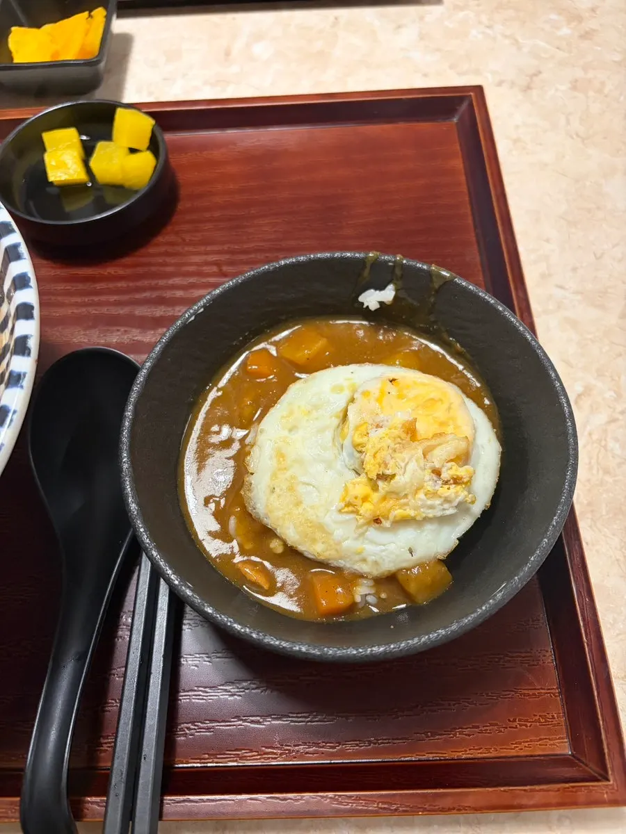 우동 국물에 적셔 먹는 야채튀김