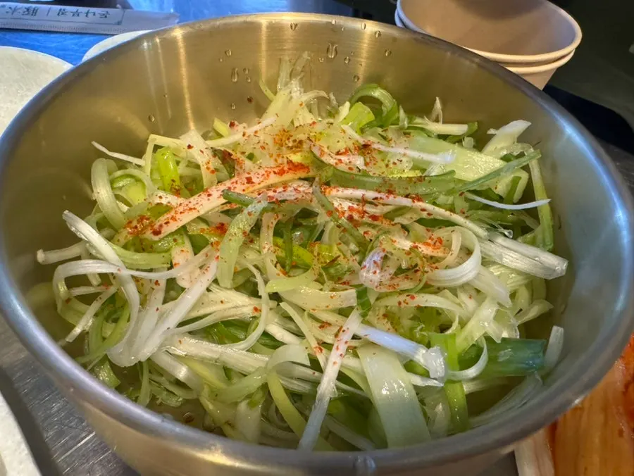 구워 먹는 김치와 삼겹살 곁들임