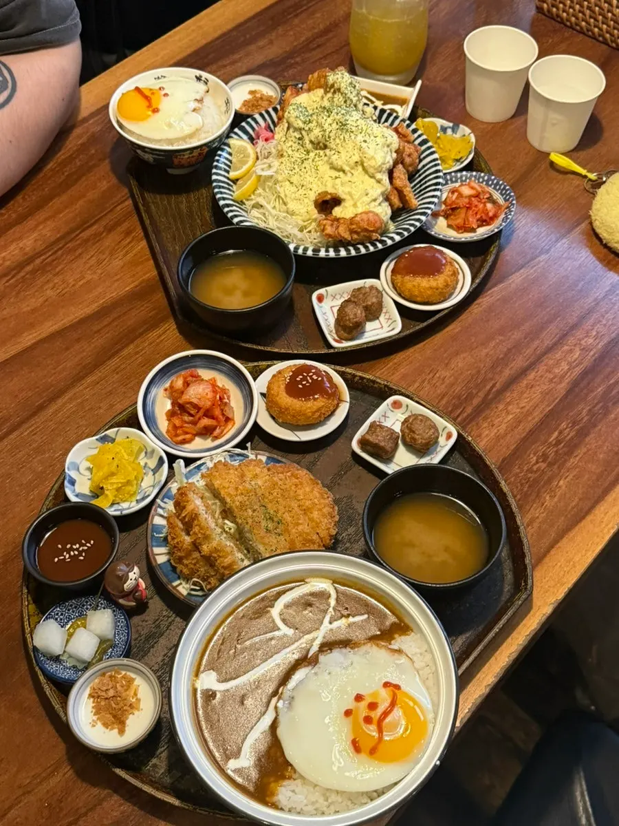 Tonkatsu curry set and chicken nanban set