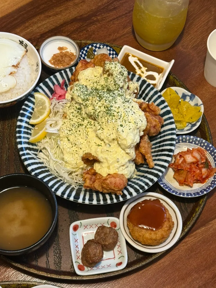 Daidokoro curry topped with a soft-boiled egg