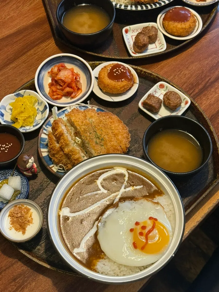 Side dishes served with the set