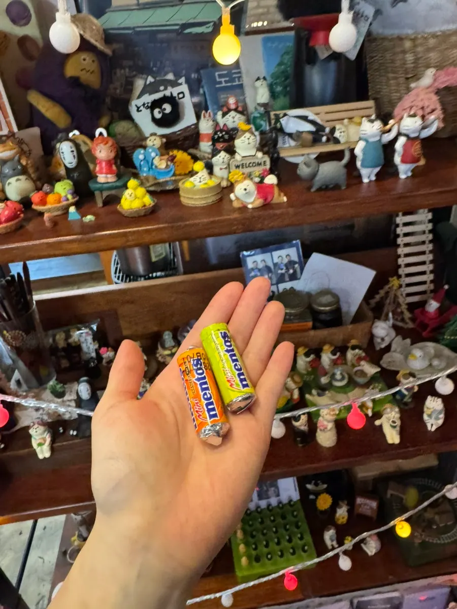 Cute little figurines placed around the shop