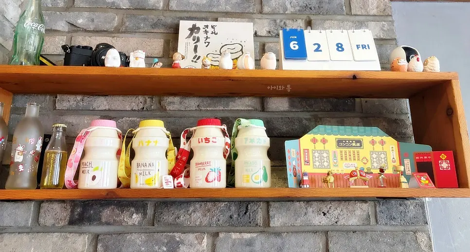 사진 찍기 좋은 키치한 인테리어 포인트