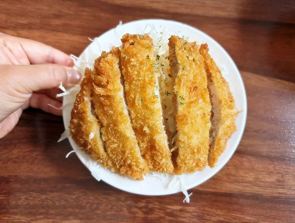 카레에 찍어 먹는 돈까스