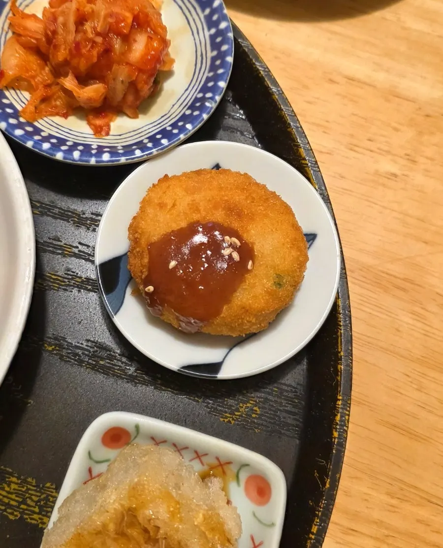가라아게와 계란후라이가 함께 나온 치킨남방정식