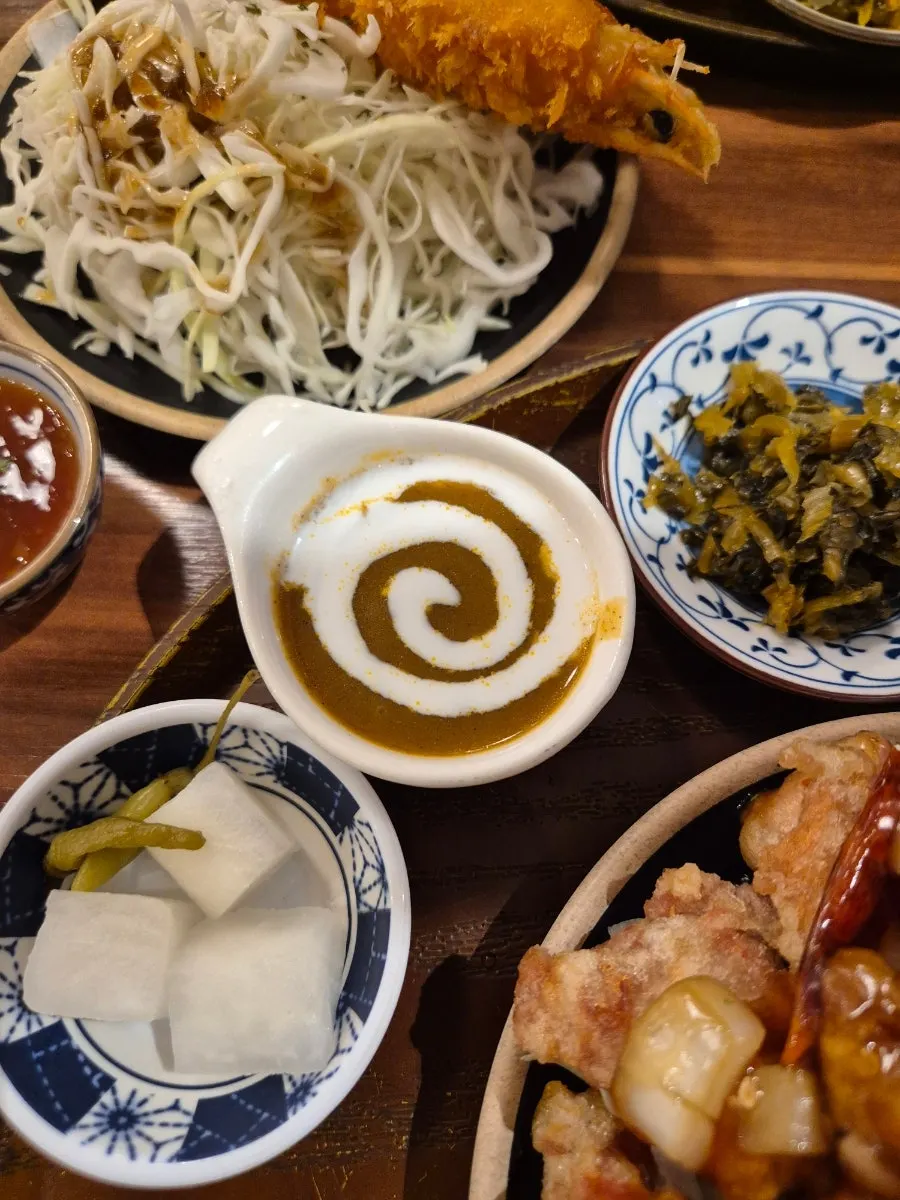 깐풍기 정식 상차림