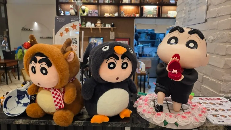 다이도코로 광복점 입구의 캐릭터 소품