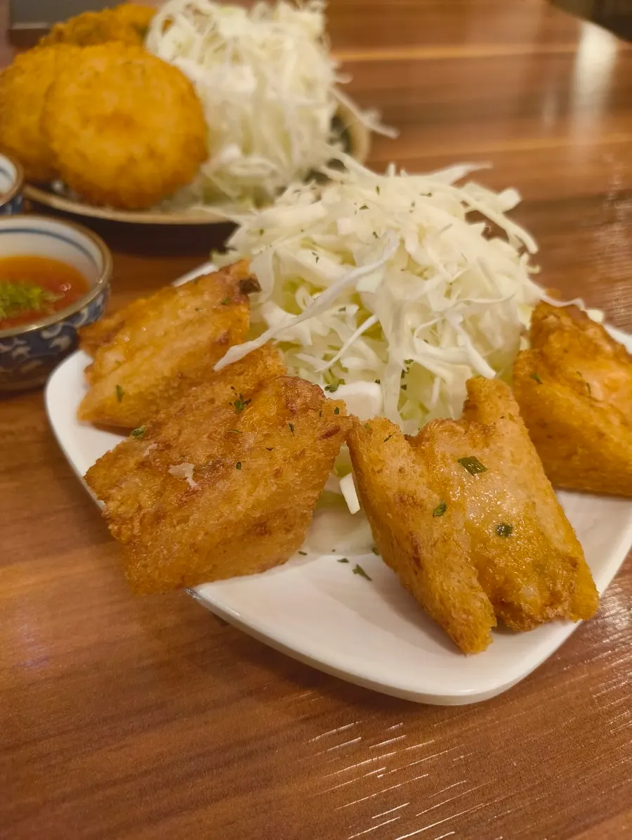 타르타르소스 올린 치킨난방 정식