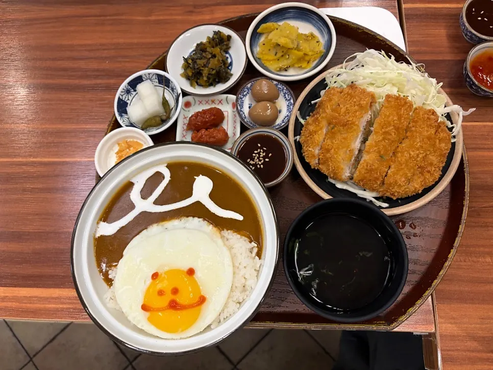 Tonkatsu with curry and rice