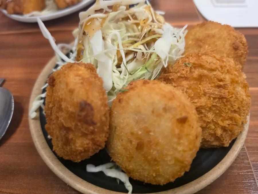 A plate of the added mixed croquette order