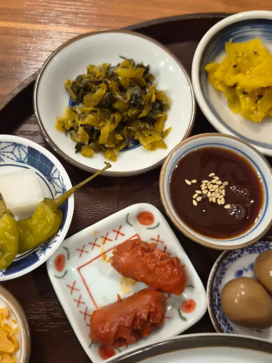 우유푸딩과 절임 반찬