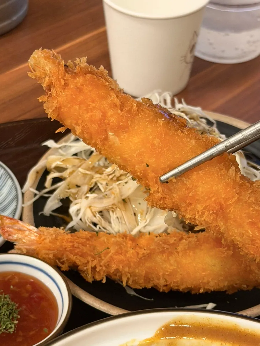 Shrimp tempura served head-on