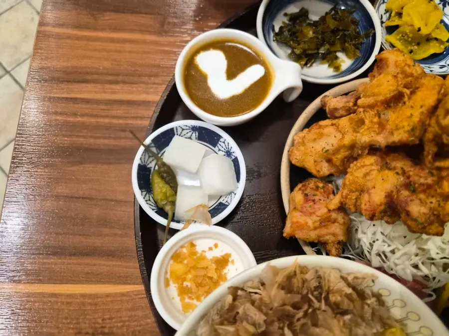 Karaage served with a generous side of cabbage