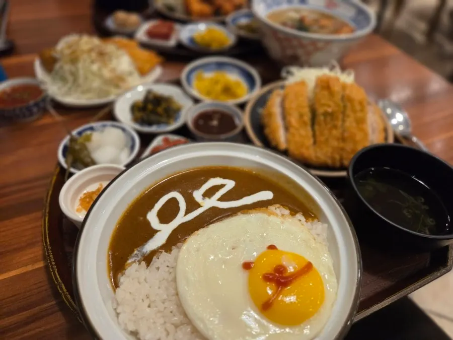 Crispy tonkatsu with plenty of cabbage