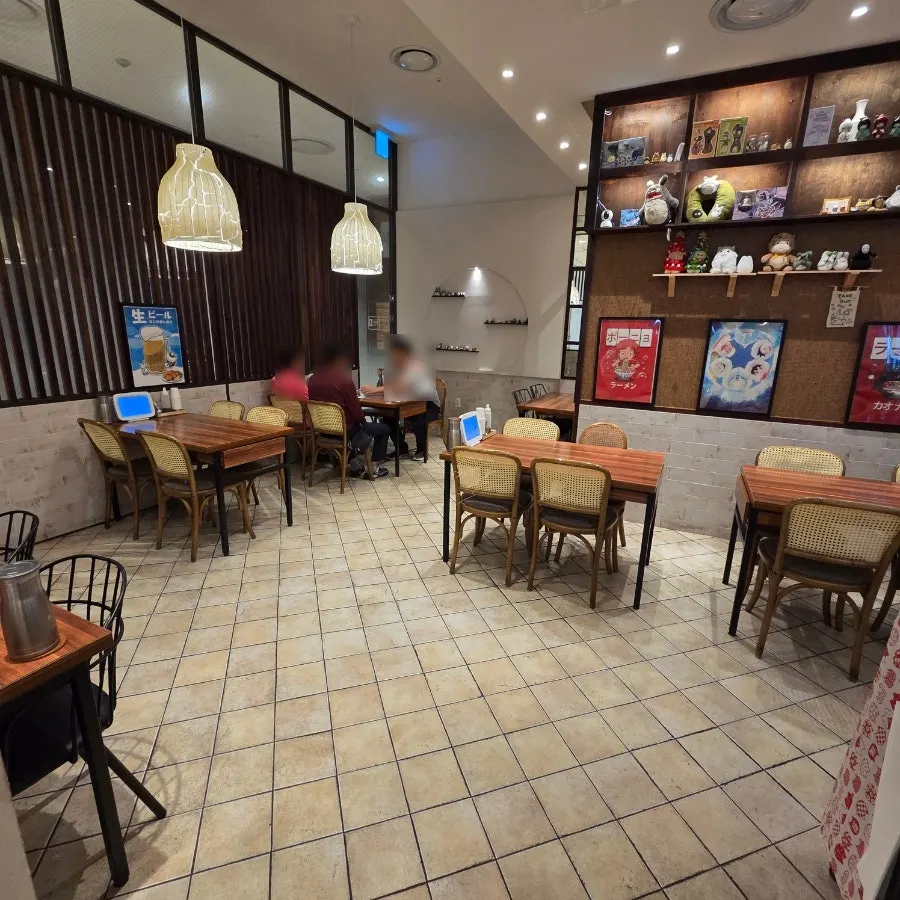 다이도코로 매장 테이블석 풍경
